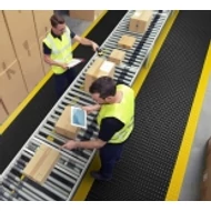 Notrax ergonómiai fáradságcsökkentő és biztonsági szőnyegek.